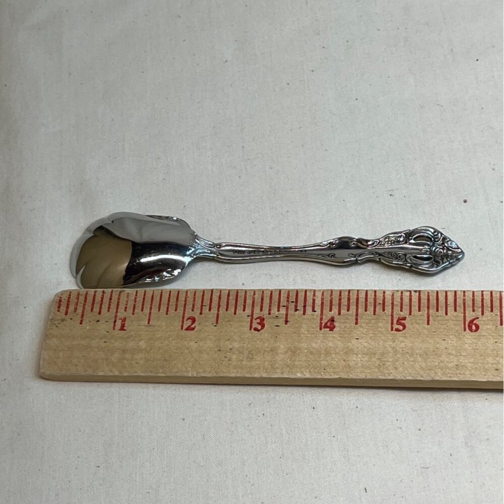 2 Oneida Stainless Michelangelo Cube Sugar Shell Spoons - Picture 3 of 3